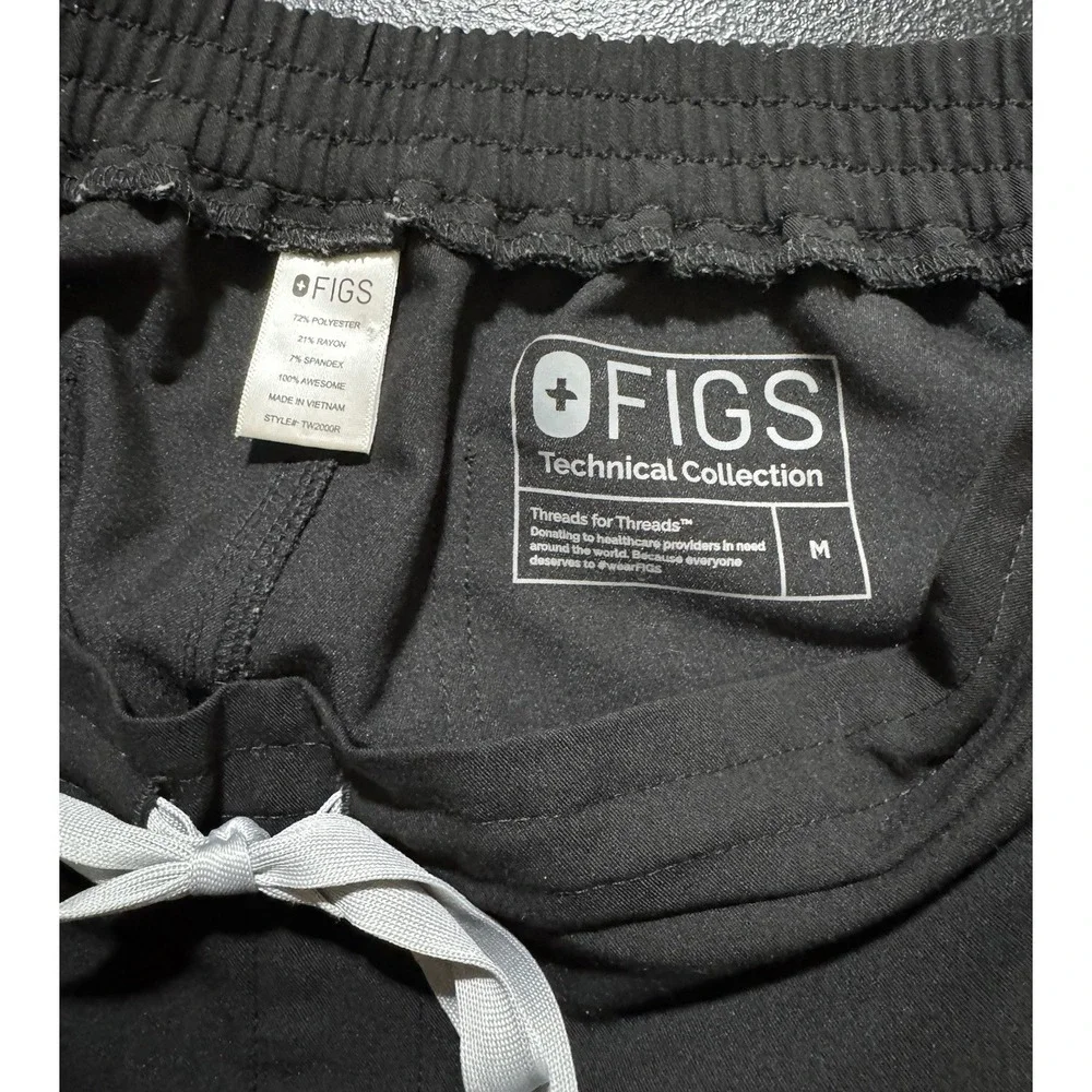 FIGS Women's Cargo Pants Scrub Bottoms Size Medium M Color Black Side Pockets